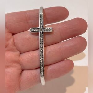 Bangle Hand Cuff Silver Cross Bracelet for HAND